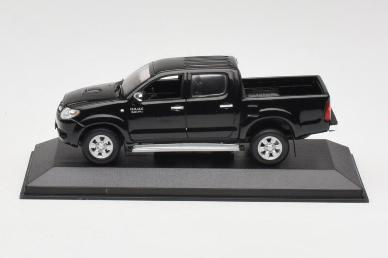 Toyota Hilux Черен Minichamps 1:43 400166662 Метал