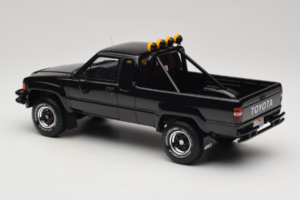 Toyota Hilux N60 SR5 Pickup Черен Otto 1:18 OT481B Смола — снимка 5 от 6