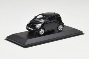 Toyota iQ Черен Mica Minichamps 1:43 403166803 Метал — снимка 2 от 4