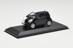 Toyota iQ Черен & Бял Geneva Motor Show 2009 Minichamps 1:43 400166801 Метал — снимка 2 от 4