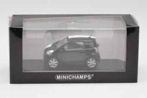 Toyota iQ Черен & Бял Geneva Motor Show 2009 Minichamps 1:43 400166801 Метал — снимка 4 от 4