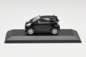 Toyota iQ Черен & Бял Geneva Motor Show 2009 Minichamps 1:43 400166801 Метал