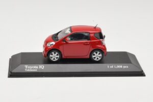 Toyota iQ Червен Minichamps 1:43 400166800 Метал