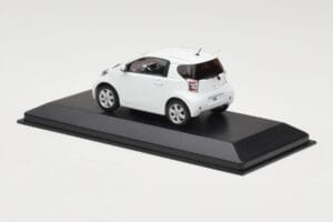 Toyota iQ Бял Minichamps 1:43 TOYOTA009 Метал — снимка 3 от 4
