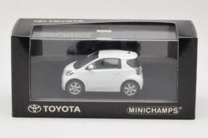 Toyota iQ Бял Minichamps 1:43 TOYOTA009 Метал — снимка 4 от 4