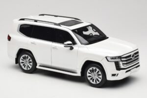Toyota Land Cruiser J300 ZX Бял LCD 1:18 LCD18013-ZX-WH Метал — снимка 6 от 8