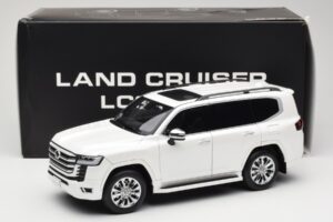Toyota Land Cruiser J300 ZX Бял LCD 1:18 LCD18013-ZX-WH Метал — снимка 8 от 8