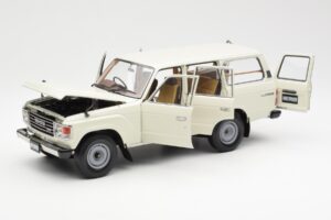 Toyota Land Cruiser J60 Бял Kyosho 1:18 08956W Метал — снимка 2 от 8