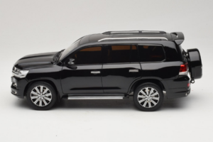 Toyota Land Cruiser LC200 Черен Kengfai 1:18 KF024-13 Метал — снимка 4 от 8