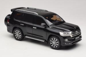 Toyota Land Cruiser LC200 Черен Kengfai 1:18 KF024-13 Метал — снимка 6 от 8