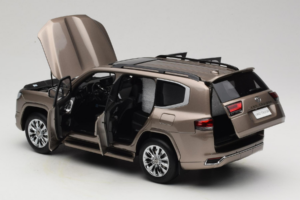 Toyota Land Cruiser LC300 ZX Златист LCD 1:18 LCD18013-ZX-GO Метал — снимка 5 от 8