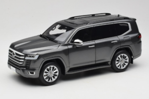 Toyota Land Cruiser LC300 ZX Сив LCD 1:18 LCD18013-ZX-GR Метал