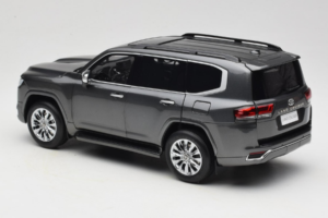 Toyota Land Cruiser LC300 ZX Сив LCD 1:18 LCD18013-ZX-GR Метал — снимка 7 от 8