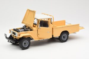 Toyota Land Cruiser Pickup Бежов Kyosho 1:18 08958BE Метал — снимка 2 от 8