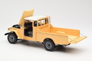 Toyota Land Cruiser Pickup Бежов Kyosho 1:18 08958BE Метал — снимка 5 от 8