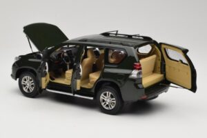 Toyota Land Cruiser Prado J150 Зелен Paudi Model 1:18 623132-GR Метал — снимка 5 от 8