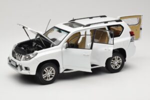 Toyota Land Cruiser Prado J150 Бял Paudi Model 1:18 623132-WH Метал — снимка 2 от 8