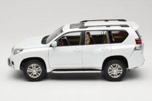 Toyota Land Cruiser Prado J150 Бял Paudi Model 1:18 623132-WH Метал — снимка 4 от 8
