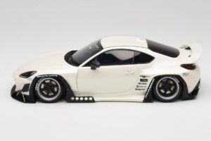 Toyota Pandem GR86 ZN8 Crystal White GT Spirit 1:18 GT498 Смола — снимка 3 от 6