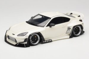 Toyota Pandem GR86 ZN8 Crystal White GT Spirit 1:18 GT498 Смола