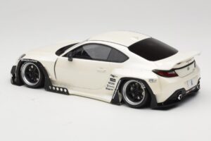 Toyota Pandem GR86 ZN8 Crystal White GT Spirit 1:18 GT498 Смола — снимка 5 от 6