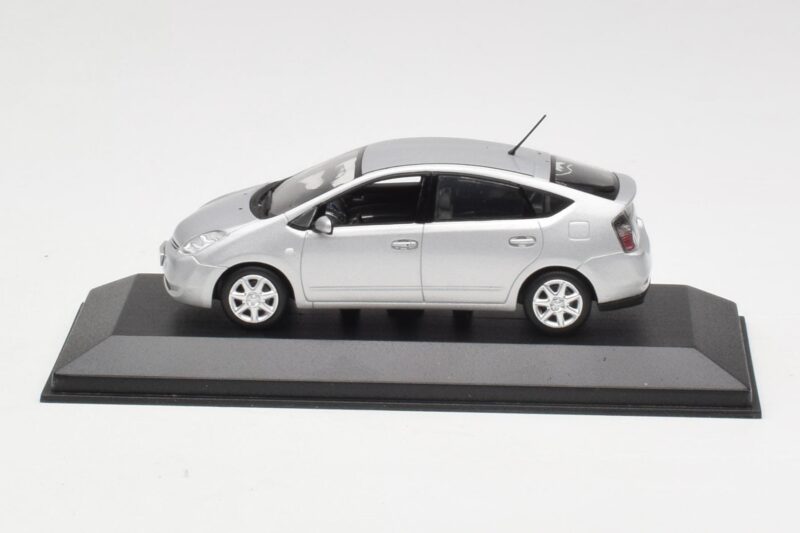 Toyota Prius Сребрист Minichamps 1:43 TOYOTA005 Метал