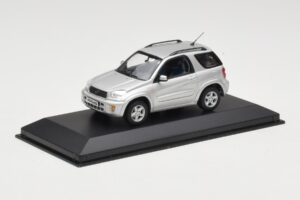 Toyota RAV4 XA20 Сребрист Светъл Интериор Minichamps 1:43 31434205 Метал — снимка 2 от 4