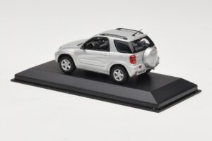 Toyota RAV4 XA20 Сребрист Светъл Интериор Minichamps 1:43 31434205 Метал — снимка 3 от 4