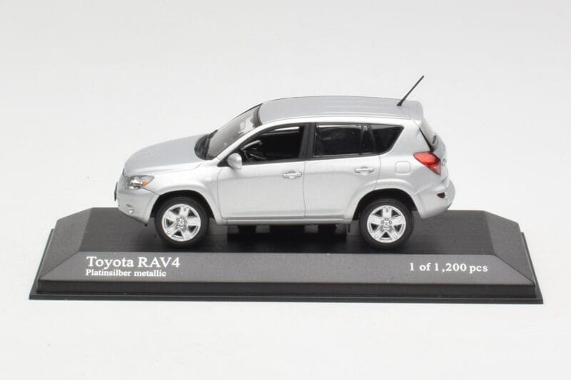 Toyota RAV4 XA30 Сребрист Minichamps 1:43 400166570 Метал