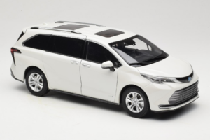 Toyota Sienna XL30 Бял OEM 1:18 TOYOTA013 Метал — снимка 6 от 8