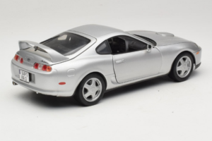 Toyota Supra A80 Сребрен Kyosho 1:18 8847 Метал — снимка 3 от 8