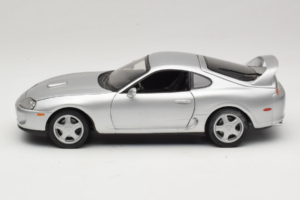 Toyota Supra A80 Сребрен Kyosho 1:18 8847 Метал — снимка 4 от 8