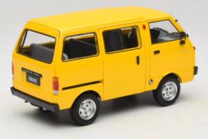 Toyota TJ110 Tianjin Huali Жълт OEM 1:18 TOYOTA014 Метал — снимка 3 от 8