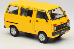 Toyota TJ110 Tianjin Huali Жълт OEM 1:18 TOYOTA014 Метал — снимка 6 от 8