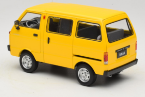 Toyota TJ110 Tianjin Huali Жълт OEM 1:18 TOYOTA014 Метал — снимка 7 от 8