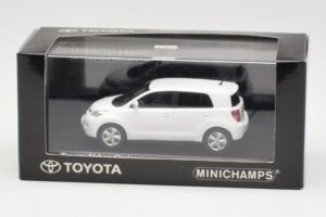 Toyota Urban Cruiser Бял Minichamps 1:43 400166960 Метал — снимка 2 от 3
