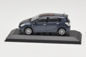 Toyota Verso Grey Metallic Minichamps 1:43 TOYOTA011 Метал