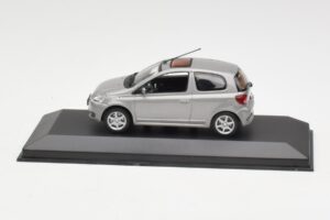 Toyota Yaris XP10 TS Сив Minichamps 1:43 TOYOTA007 Метал