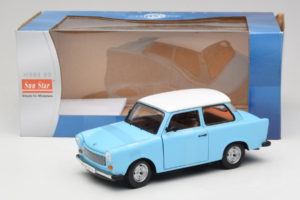 Trabant 601 Deluxe Син Бял Sun Star 1:18 4286 Метал — снимка 6 от 6