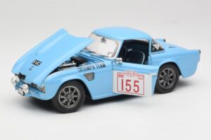 Triumph TR4 Rally Car Revell 1:18 8773 Метал — снимка 2 от 8