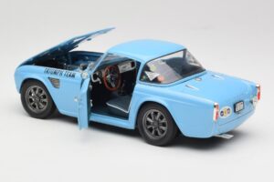 Triumph TR4 Rally Car Revell 1:18 8773 Метал — снимка 5 от 8