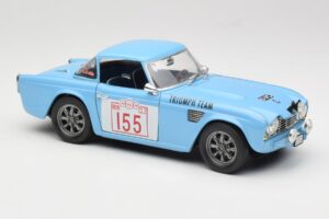 Triumph TR4 Rally Car Revell 1:18 8773 Метал — снимка 6 от 8