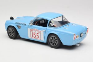 Triumph TR4 Rally Car Revell 1:18 8773 Метал — снимка 7 от 8