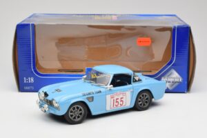 Triumph TR4 Rally Car Revell 1:18 8773 Метал — снимка 8 от 8