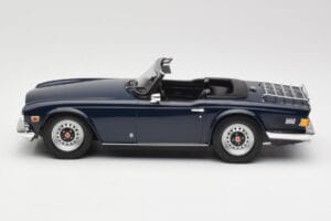 Triumph TR6 PI Тъмносин Minichamps 1:18 155132032 Метал — снимка 3 от 6