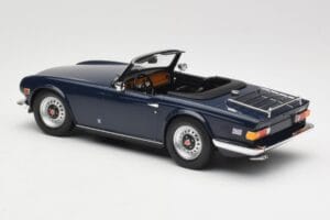 Triumph TR6 PI Тъмносин Minichamps 1:18 155132032 Метал — снимка 5 от 6