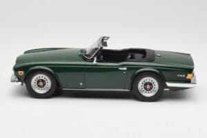 Triumph TR6 PI Тъмнозелен Minichamps 1:18 155132030 Метал — снимка 3 от 6