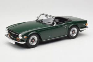 Triumph TR6 PI Тъмнозелен Minichamps 1:18 155132030 Метал