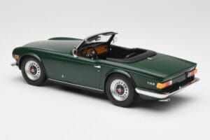 Triumph TR6 PI Тъмнозелен Minichamps 1:18 155132030 Метал — снимка 5 от 6