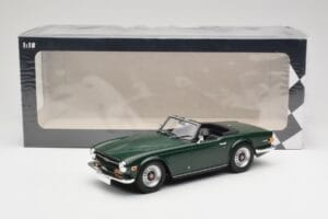 Triumph TR6 PI Тъмнозелен Minichamps 1:18 155132030 Метал — снимка 6 от 6